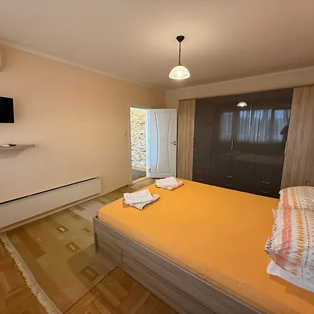 Apartment Durvenitza *